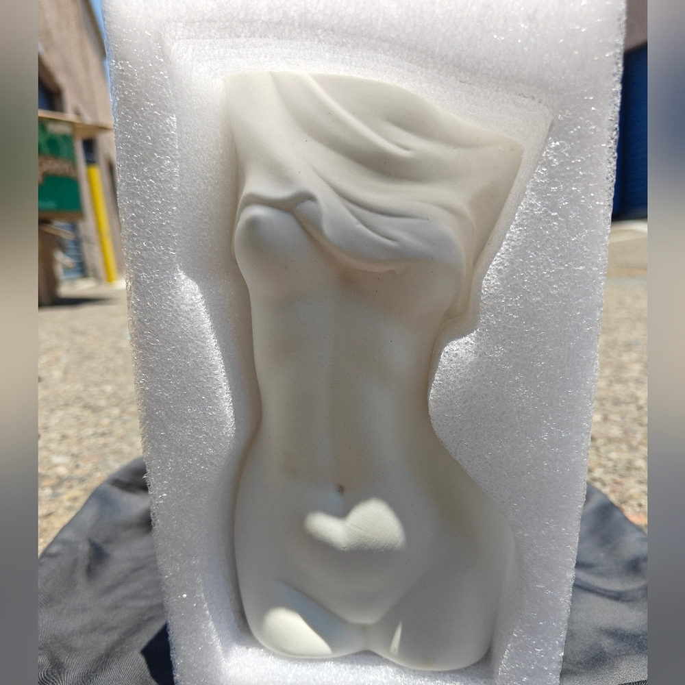 Elegant Feminine Body Ceramic Vase, Feminine Curves - Bohemian Decoration - Picture 6 of 6